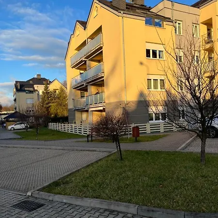 Zielona 11 Apartment
